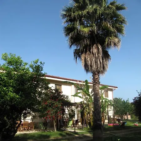 Torre Del Golfo Landhaus *